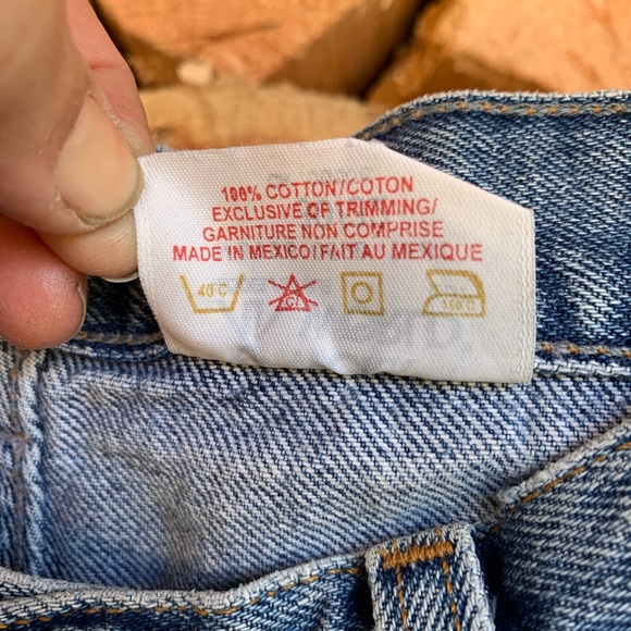 Vintage Men’s 30/32 Classic Blue Light Wash Denim Jeans Work World Thick Quality - Picture 7 of 7